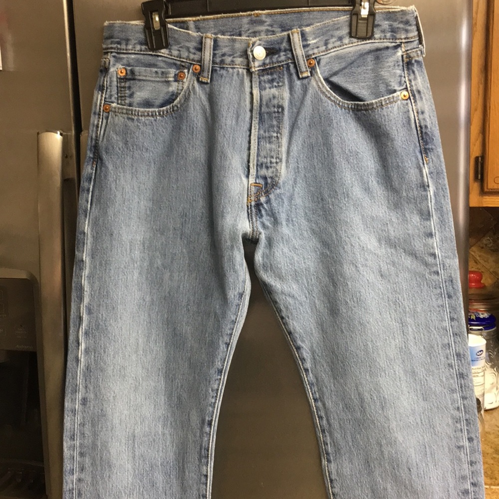 Levi 501 Button Fly Straight Leg Jeans 😘